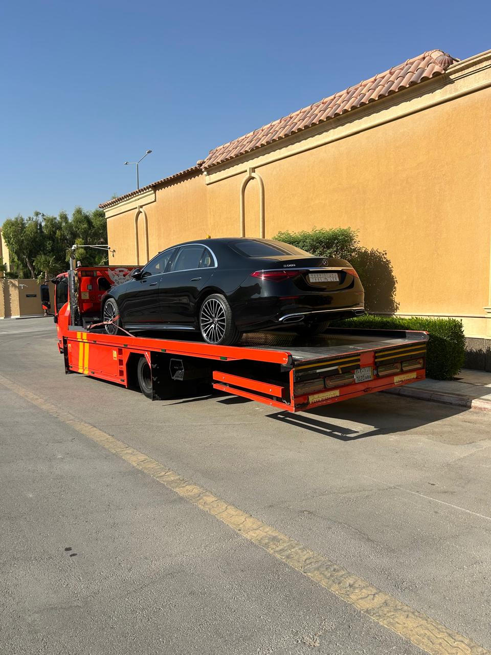 سطحة السيارات الفاخرة